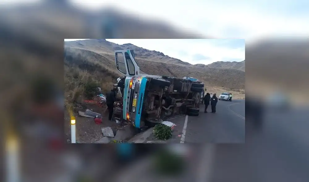 Puno. Fatalidad en la carretera en la carretera Arequipa - Juliaca donde dos personas dejaron de existir. Puno. Fatalidad en la carretera en la carretera Arequipa - Juliaca donde dos personas dejaron de existir.