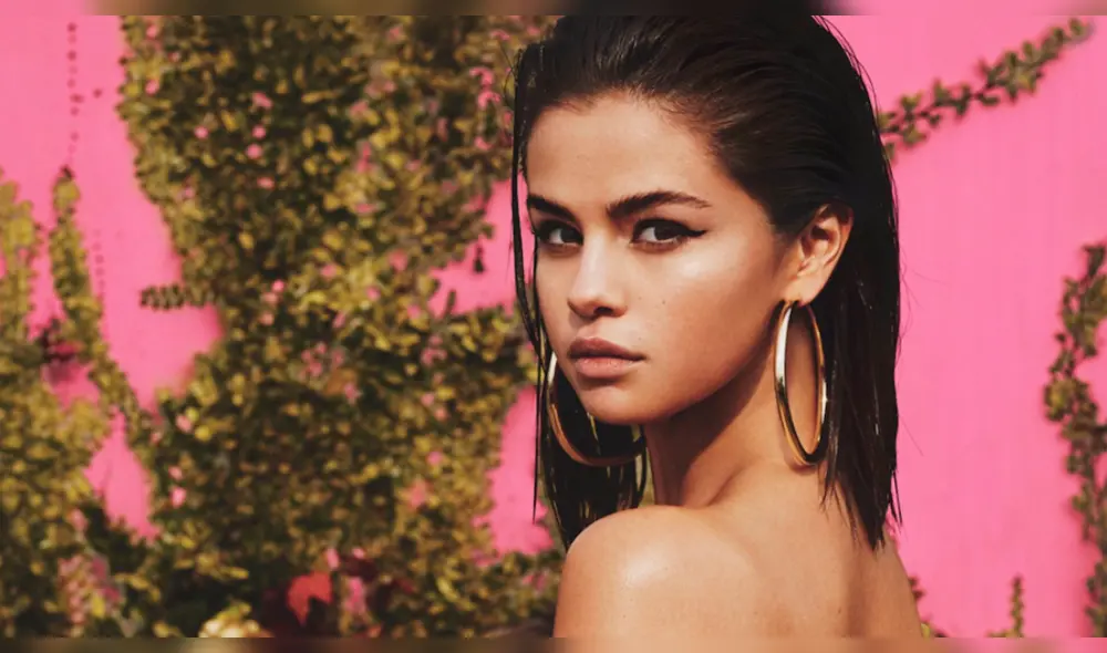 Selena Gomez se luce con sugerente bikini