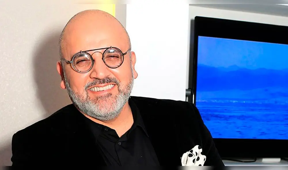 Beto Ortiz comparte fotografía con misterioso amigo.