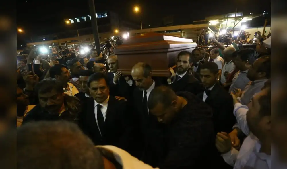 Alan Garcia llegó a la Casa del Pueblo para ser velado [FOTOS]