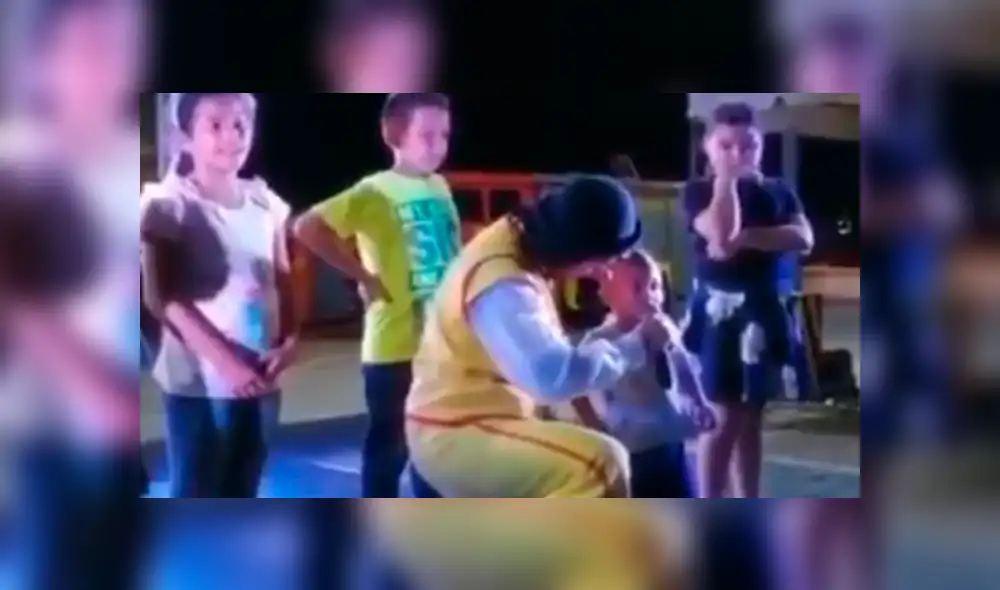 Un video viral de Facebook registró el momento en que un niño troleó a un payaso que hizo una curiosa pregunta.