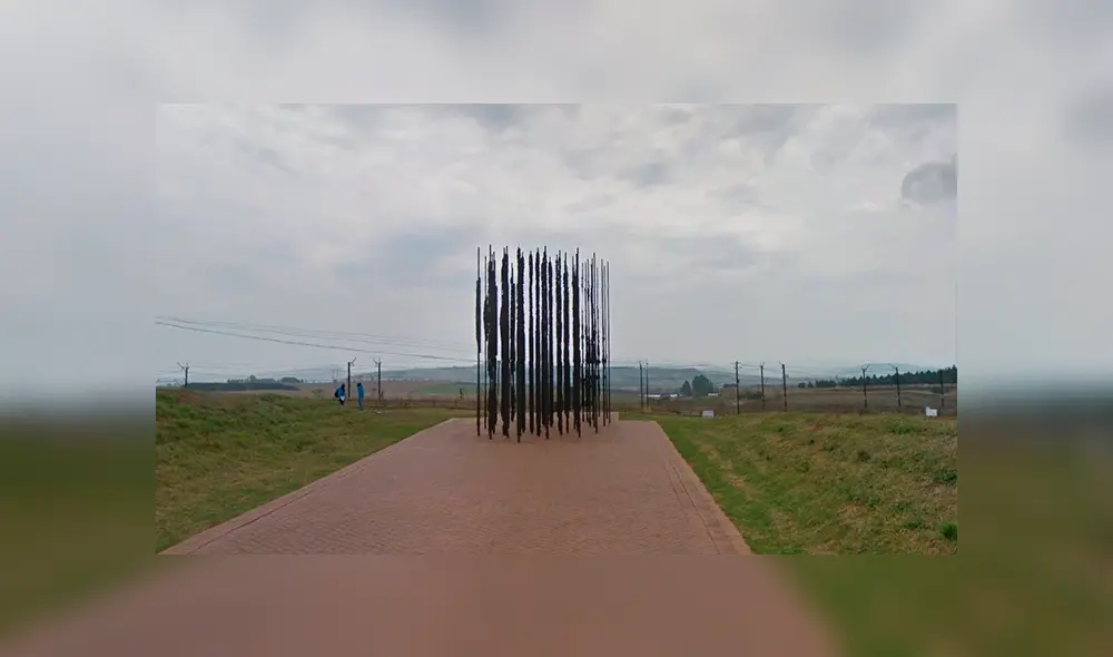 Desliza hacia la izquierda las imágenes de Google Maps para descubrir el rostro del recordado Nelson Mandela.