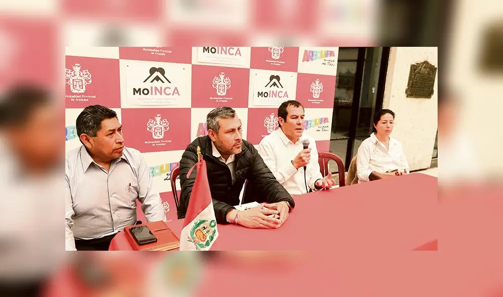 Están a favor de la mina. Están a favor de la mina.