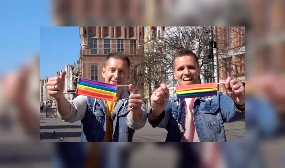 Los jóvenes confeccionaron 300 mascarillas de protección contra la COVID-19 con la máquina de coser de su abuela.