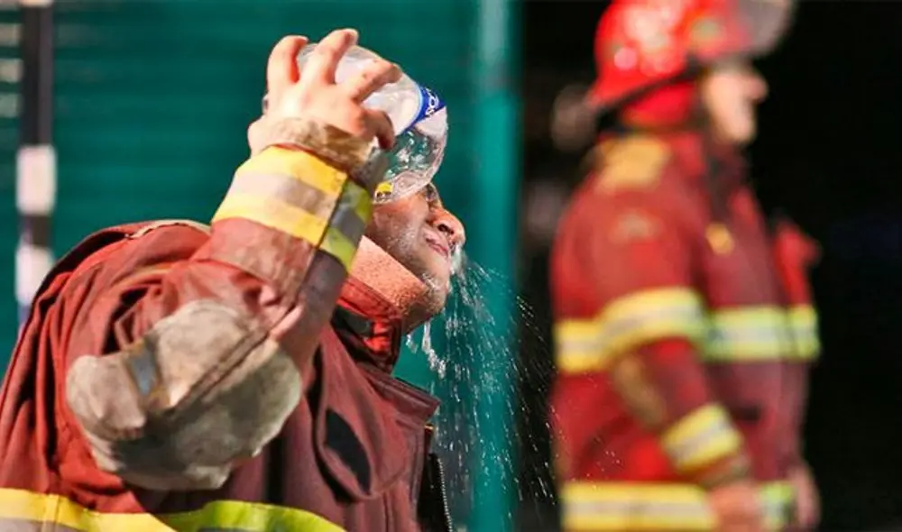 Bomberos reciben ayuda para su protección durante la lucha contra la COVID-19 (Foto: Difusión) Bomberos reciben ayuda para su protección durante la lucha contra la COVID-19 (Foto: Difusión)