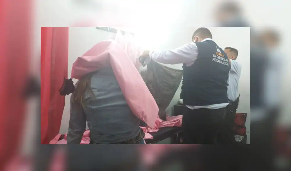 Dentro del local se encontró a una mujer de 25 años, quien dijo ser trabajadora hace dos meses. Ella no quiso dar el nombre del supuesto dueño. (Foto: Municipalidad de Surco)