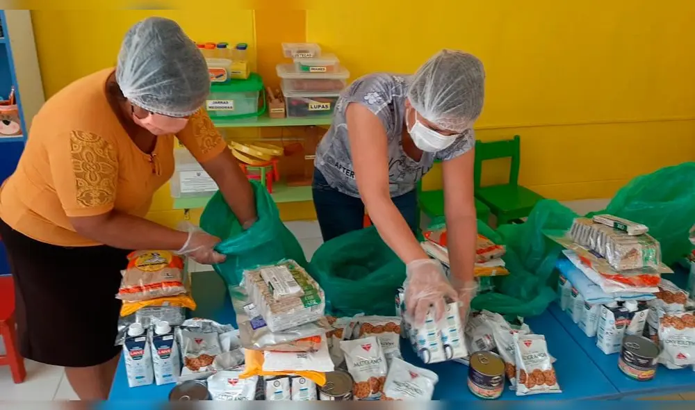 Distribuyen alimentos para escolares