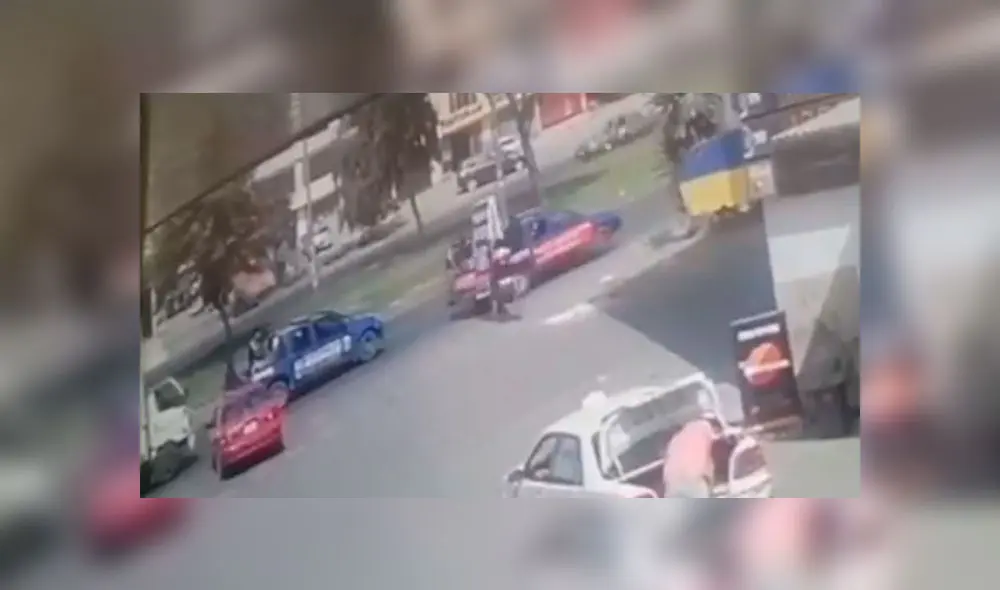 Dueño de restaurante sufrió abuso de autoridad por parte de serenos de la Municipalidad de Los Olivos. Créditos: Captura. Dueño de restaurante sufrió abuso de autoridad por parte de serenos de la Municipalidad de Los Olivos. Créditos: Captura.