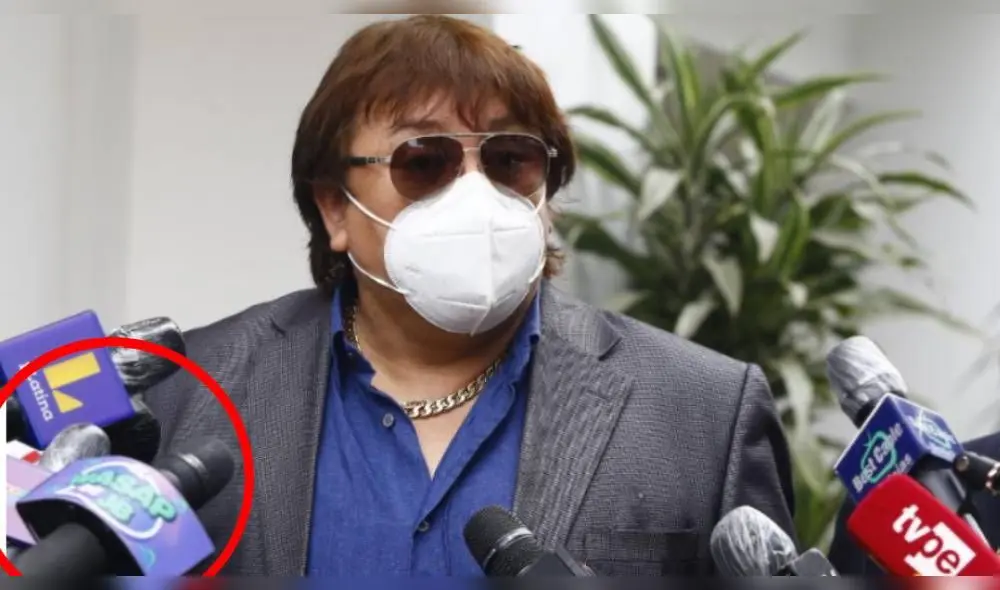 El wasap de JB en conferencia de prensa de Richard Swing. | FOTO: Felix Contreras (La República)-