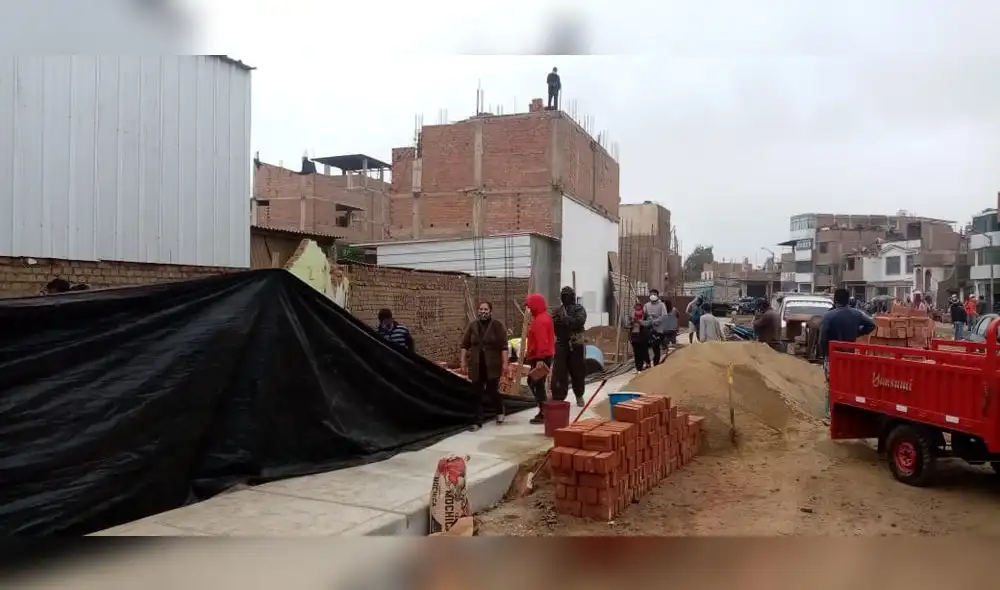 Han tomado posición y han iniciado construcción depuestos. Han tomado posición y han iniciado construcción depuestos.