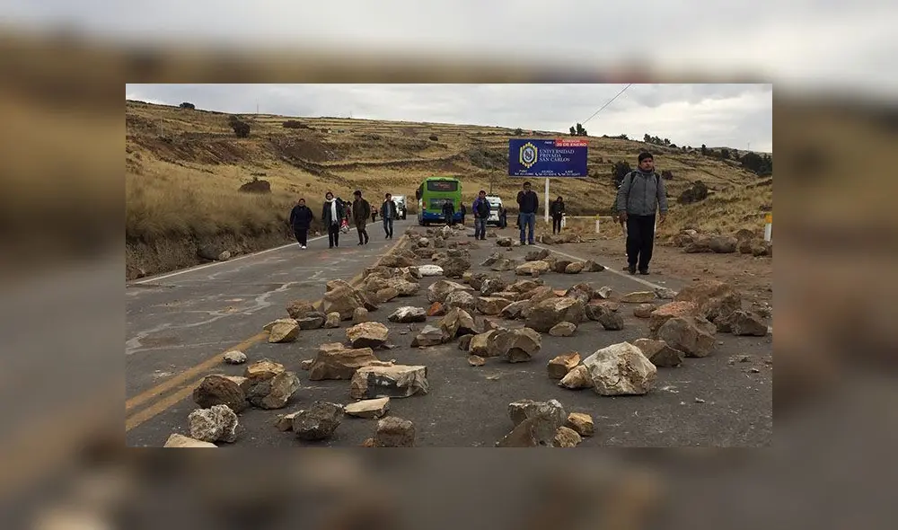 Pasajeros se vieron afectados por bloqueos