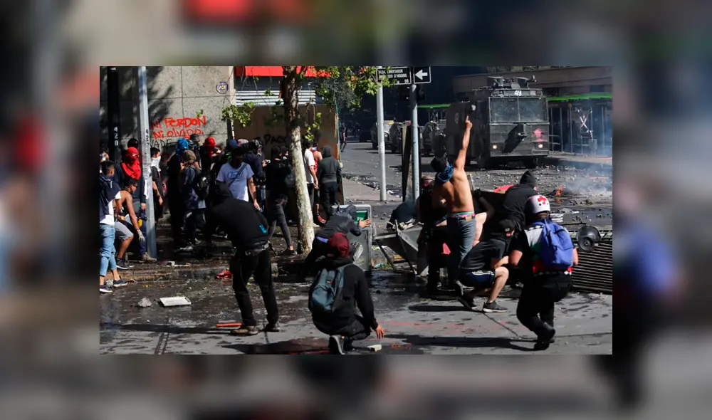 Las fotos que muestran la violencia y caos que impera en Chile. Fotos: Jorge Cerdán.