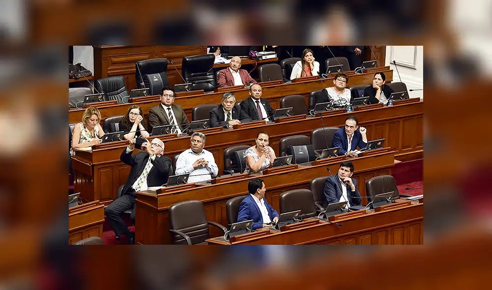 Fujimorismo no ve otra salida más que renuncia de Vizcarra Fujimorismo no ve otra salida más que renuncia de Vizcarra