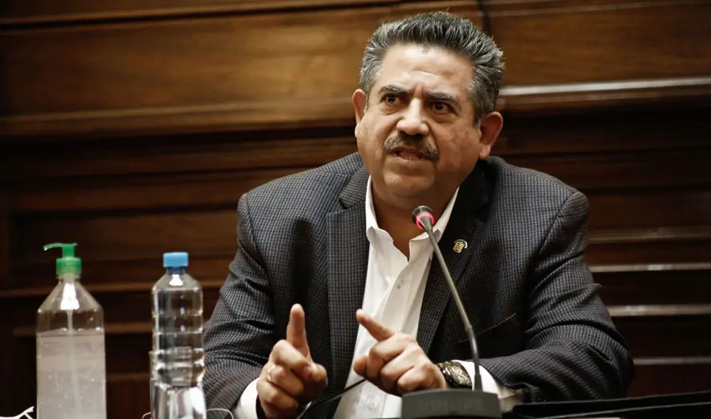 Tres de cada cinco peruanos (61% en el sondeo) creen que el actual Congreso es igual o peor que el anterior, disuelto el año pasado. Foto: La República Tres de cada cinco peruanos (61% en el sondeo) creen que el actual Congreso es igual o peor que el anterior, disuelto el año pasado. Foto: La República