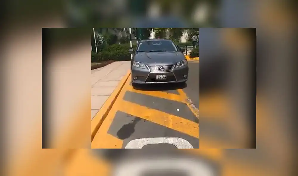 #YoDenuncio: vehículos invaden zona de seguridad [VIDEO]