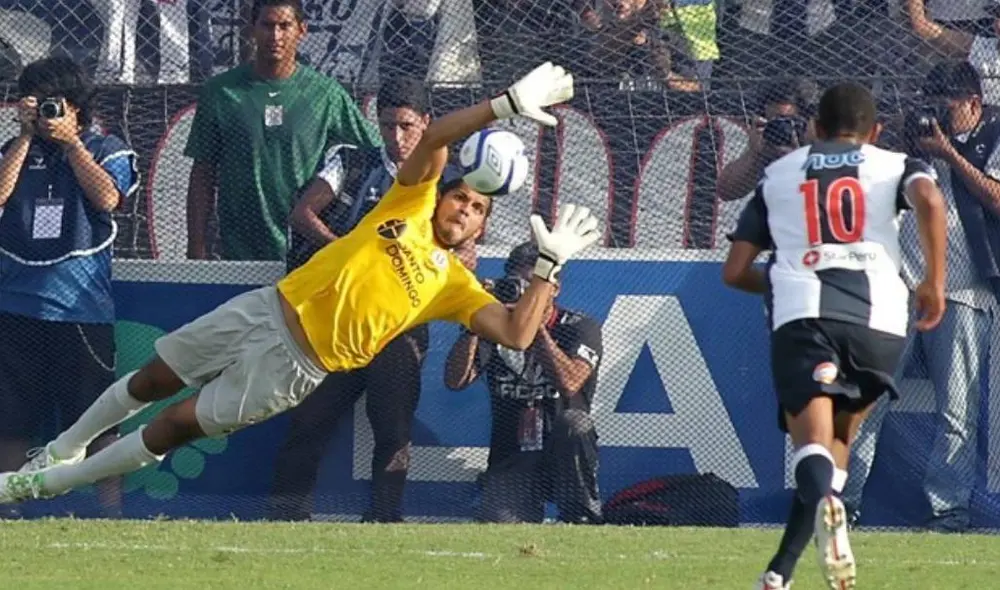 Alianza Lima y Universitario de Deportes se enfrentaron dos veces en 2011. Alianza Lima y Universitario de Deportes se enfrentaron dos veces en 2011.