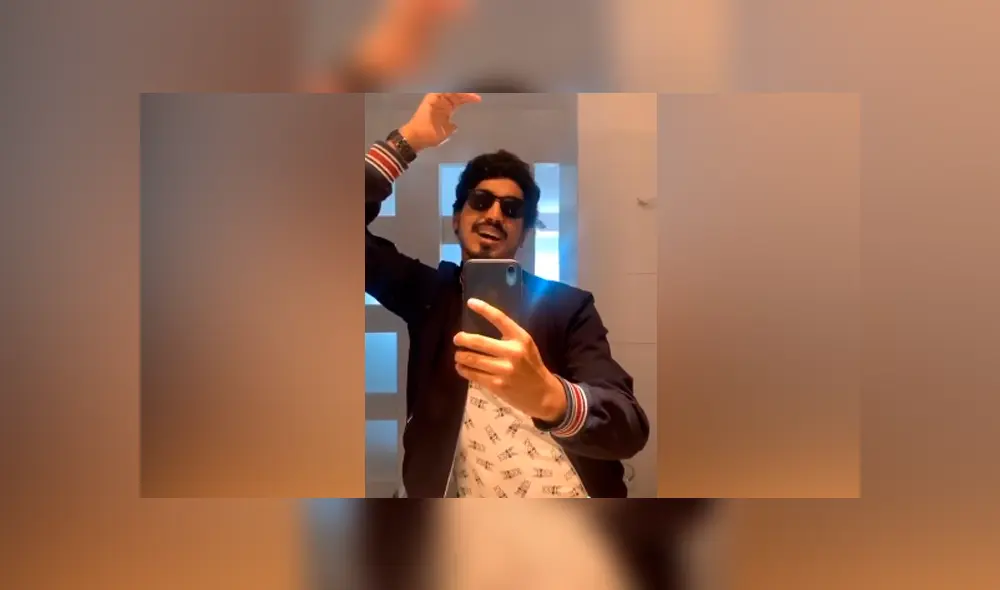 Desliza hacia la izquierda para ver al joven del viral de Facebook que parodió estudiar en una universitaria costosa. Desliza hacia la izquierda para ver al joven del viral de Facebook que parodió estudiar en una universitaria costosa.