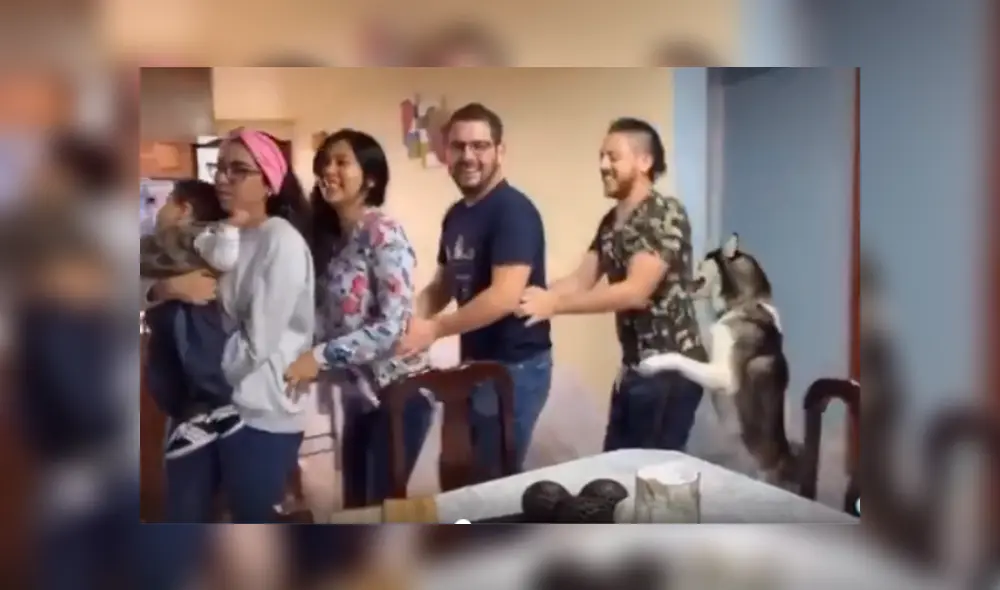 Desliza hacia la izquierda para ver más del video viral Desliza hacia la izquierda para ver más del video viral