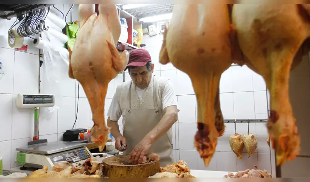 El pollo se vende hasta en S/ 8.50 el kilo en mercados