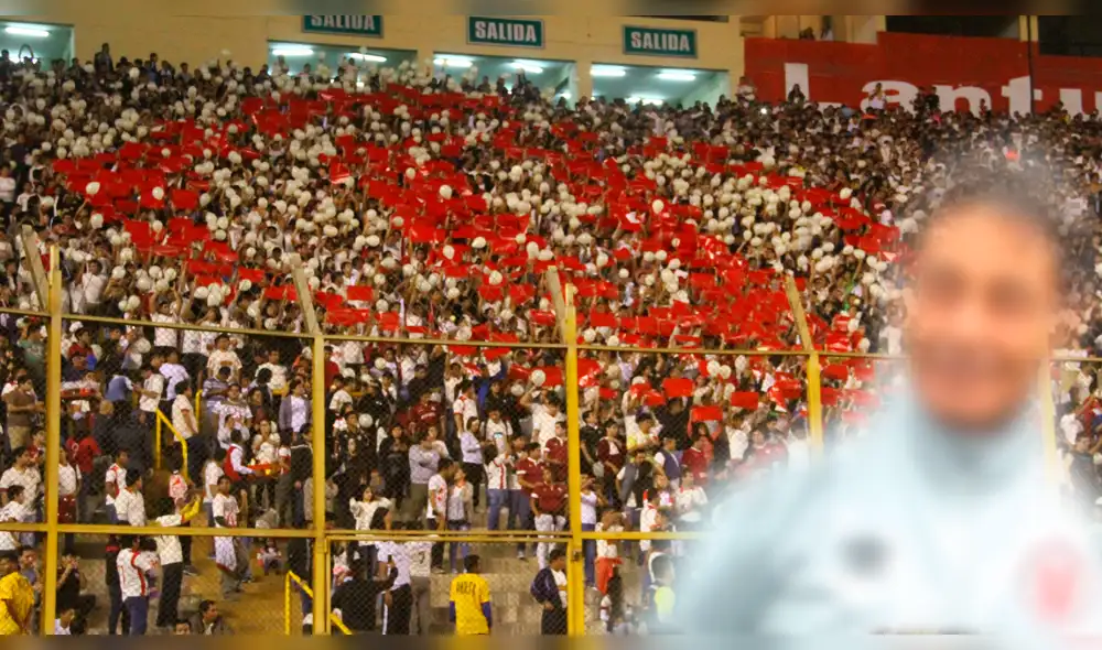 Trinchera Norte exige el regreso de leyenda para el banquillo de Universitario [FOTO]