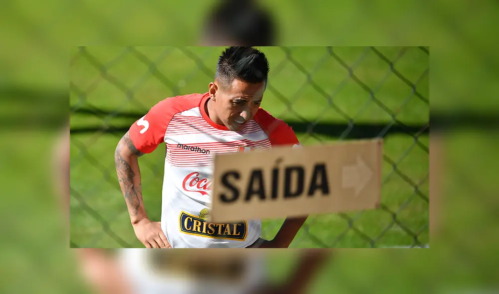 El entrenador Jorge Sampaoli ya no toma en cuenta a Christian Cueva para los partidos del Santos. El entrenador Jorge Sampaoli ya no toma en cuenta a Christian Cueva para los partidos del Santos.