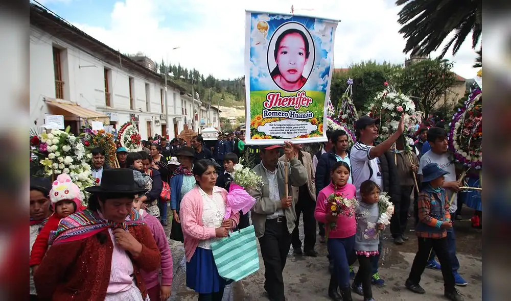 Hoy fueron enterradas las dos niñas asesinadas en Andahuaylas [FOTOS]
