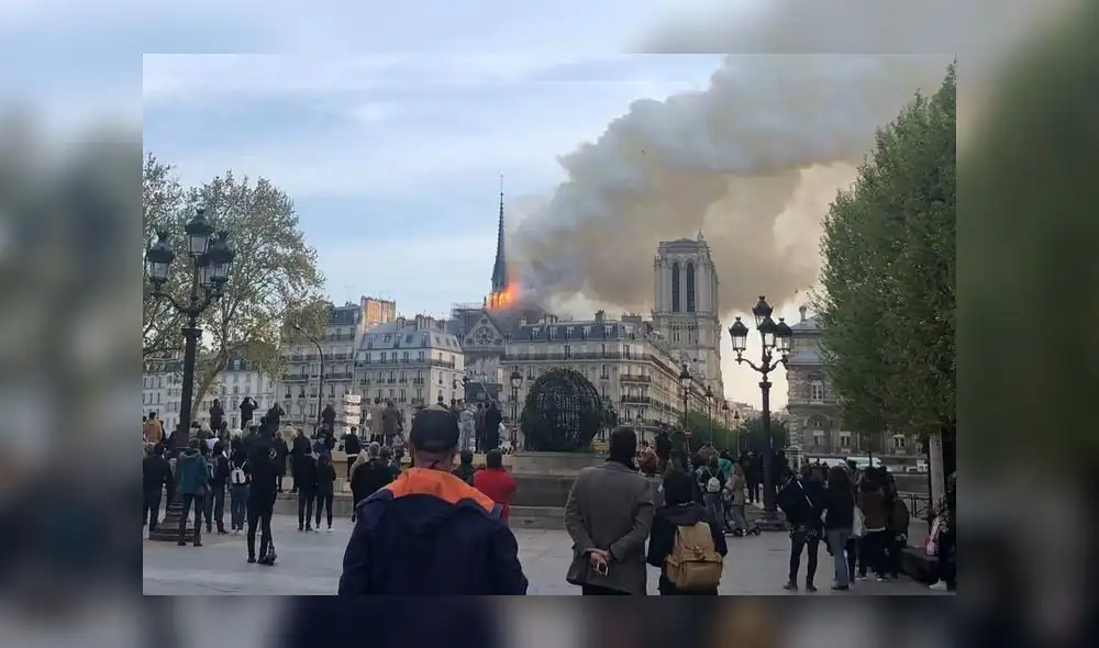 Notre Dame: el preciso momento del colapso de aguja en histórica cúpula