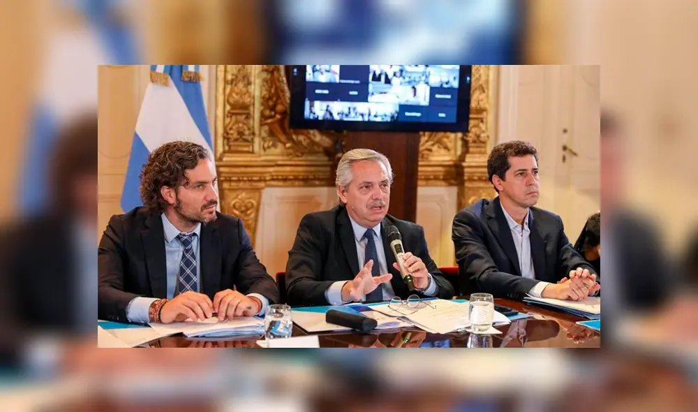 El mandatario Alberto Fernández dijo que se analiza la medida para prevenir el avance del COVID-19. El mandatario Alberto Fernández dijo que se analiza la medida para prevenir el avance del COVID-19.