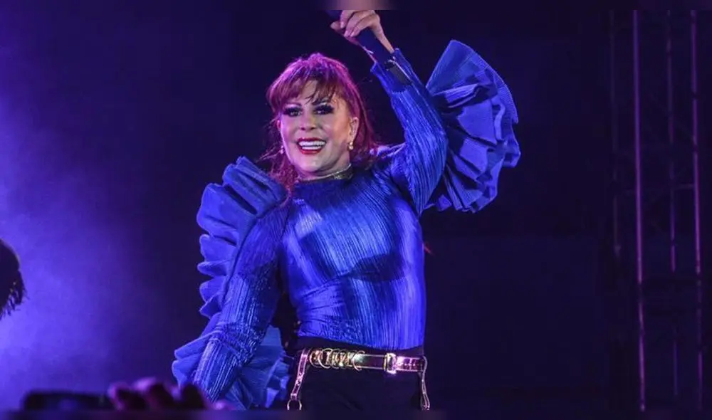 La rockera mexicana se comunicó con el programa "Al Rojo Vivo" y habló sobre el calvario que vive luego de un arreglo estético.