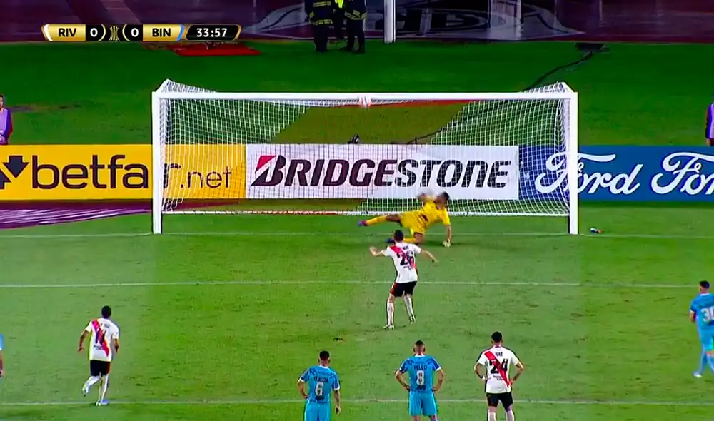 Nacho Fernández desperdició la segunda oportunidad que tuvo River Plate para abrir el marcador ante Binacional. Foto: Fox Sports.