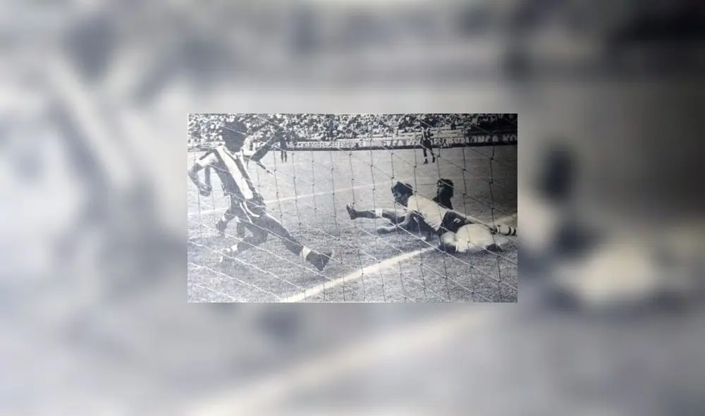 En 1975, Alianza Lima jugó una 'final' ante Alfonso Ugarte, de Puno, de la que logró salir victorioso. Foto: Historial Blanquiazul. En 1975, Alianza Lima jugó una 'final' ante Alfonso Ugarte, de Puno, de la que logró salir victorioso. Foto: Historial Blanquiazul.