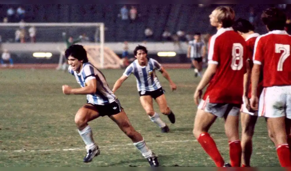 Aparecen imágenes inéditas de Diego Maradona como jugador juvenil [FOTOS]