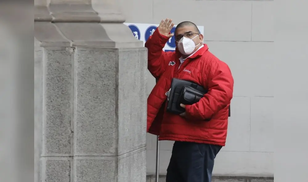Ministro de Justicia, Fernando Castañeda, llegando a Palacio de Gobierno. Foto: Jorge Cerdán/La República.