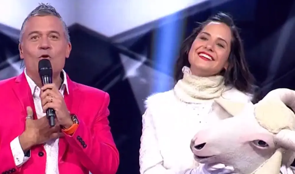 Sigrid Bazán sorprendió cantando No creo de Shakira, disfrazada de 'Carnero'. (Foto: Captura Latina)