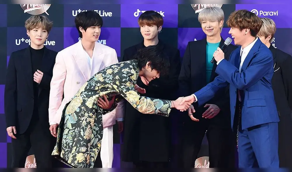 Desliza para ver más fotos de BTS. Desliza para ver más fotos de BTS.