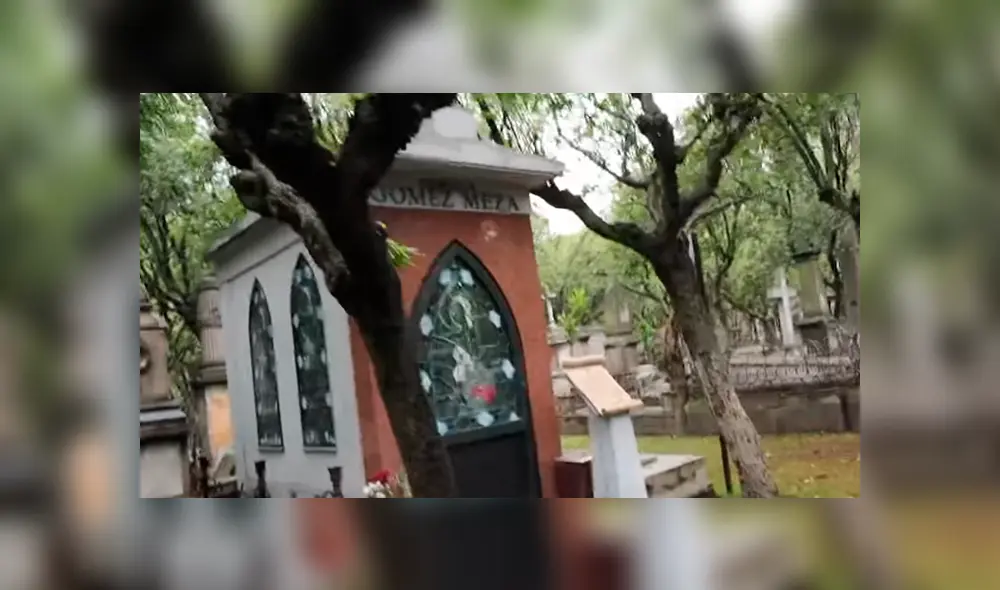 Desliza hacia la izquierda para ver el mensaje que encontró un fanático del 'Chavo del 8' en la tumba del recordador 'Chespirito'. Video es viral en YouTube. Desliza hacia la izquierda para ver el mensaje que encontró un fanático del 'Chavo del 8' en la tumba del recordador 'Chespirito'. Video es viral en YouTube.