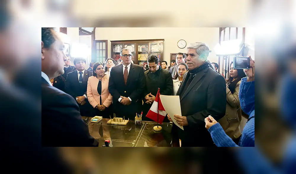 Rival. Aunque no integra la bancada de Fuerza Popular, Olaechea es la apuesta fujimorista Rival. Aunque no integra la bancada de Fuerza Popular, Olaechea es la apuesta fujimorista