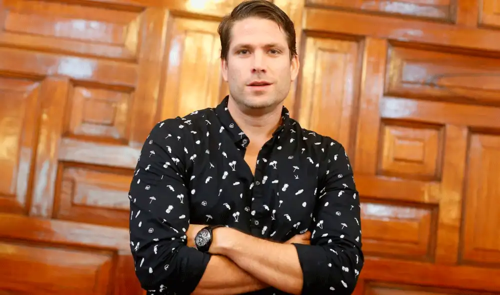 Paco Bazán es blanco de críticas por calificar con dureza presencia de Vizcarra en el Perú vs. Uruguay Paco Bazán es blanco de críticas por calificar con dureza presencia de Vizcarra en el Perú vs. Uruguay