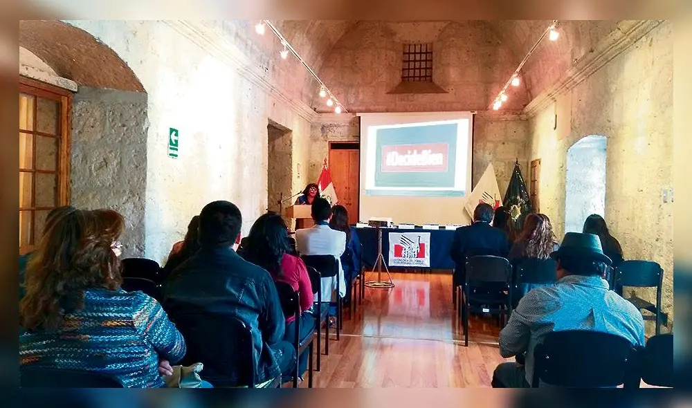 Elecciones 2018: Defensoría recibe denuncia contra dos agrupaciones políticas en Arequipa Elecciones 2018: Defensoría recibe denuncia contra dos agrupaciones políticas en Arequipa