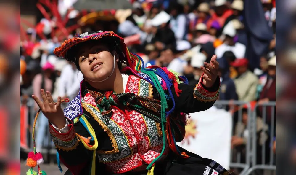 Cusco: Universidad Global y 22 institutos bailaron por el mes jubilar de la ciudad imperial [FOTOS]