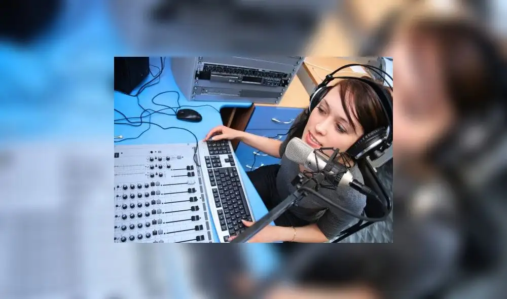 Un 74,3% de peruanos prefieren escuchar radio en su hogar