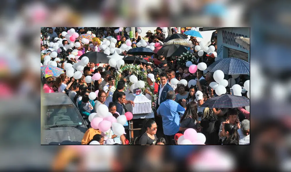 Los restos de Fátima fueron recibidos por sus vecinos en medio de peluches, flores y mariachis. (Foto: El Siglo Coahuila) Los restos de Fátima fueron recibidos por sus vecinos en medio de peluches, flores y mariachis. (Foto: El Siglo Coahuila)