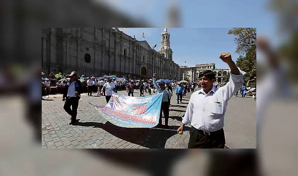 Minedu dice que no puede incrementar sueldos de los maestros a S/ 4 mil 150