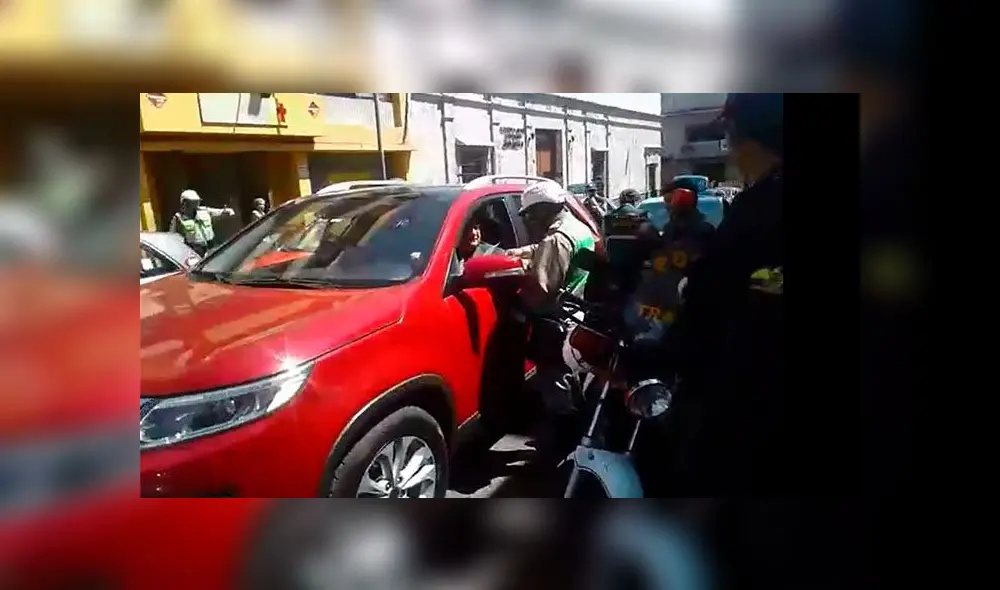 Exautoridad no respetó el plaqueo e ingresó al Cercado de Arequipa Exautoridad no respetó el plaqueo e ingresó al Cercado de Arequipa