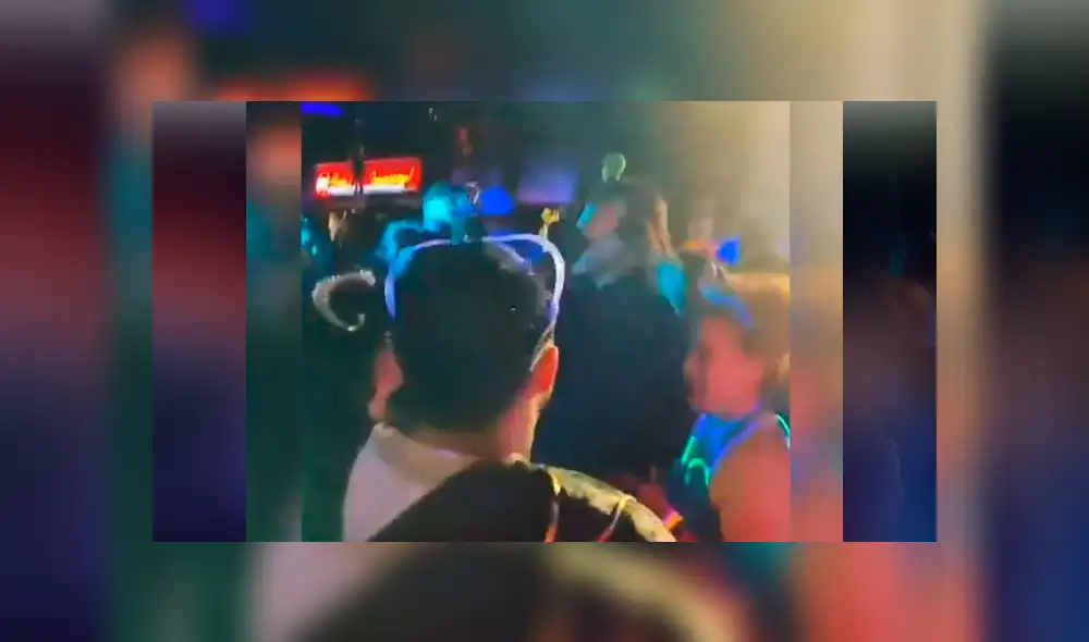 En Facebook se volvió viral un joven vestido de Mike Myers, debido a su extraño comportamiento en una fiesta de Halloween. En Facebook se volvió viral un joven vestido de Mike Myers, debido a su extraño comportamiento en una fiesta de Halloween.