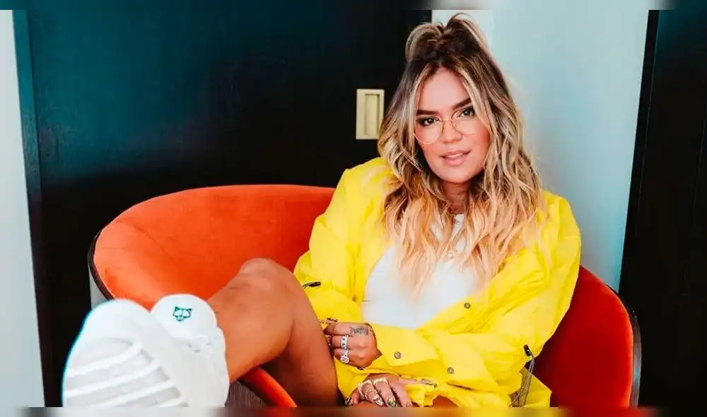 Karol G comete divertidos bloopers durante su visita a Francia [VIDEO]