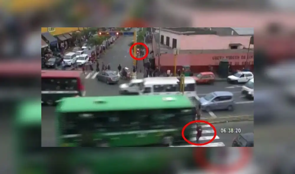 Cercado de Lima: madre con bebé en brazos fue atropellada por cruzar en rojo en avenida Abancay [VIDEO]