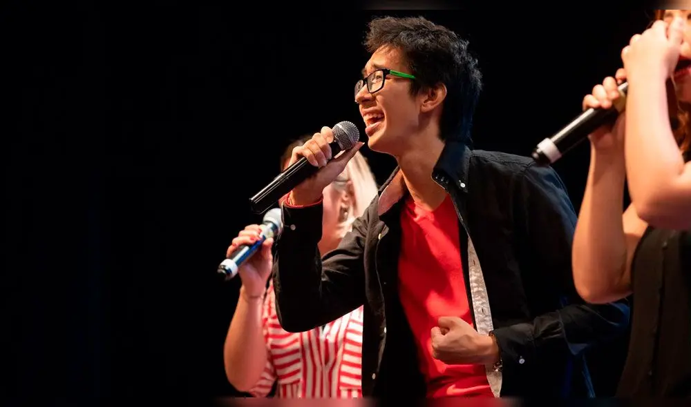 Kenneth, cantante peruano