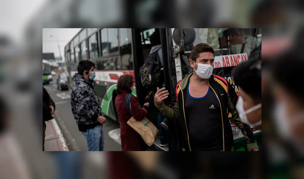 MTC dispone el uso obligatorio de mascarillas y protectores faciales en el transporte público. Foto: Aldair Mejía / La República MTC dispone el uso obligatorio de mascarillas y protectores faciales en el transporte público. Foto: Aldair Mejía / La República