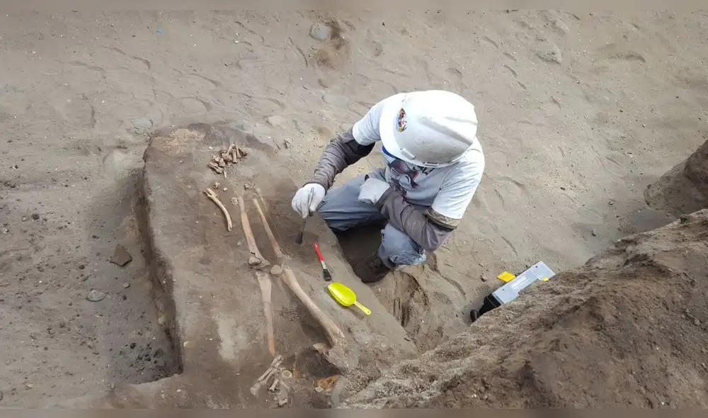 Chimú: hallan tumbas con restos de niños que habrían sido sacrificados Chimú: hallan tumbas con restos de niños que habrían sido sacrificados